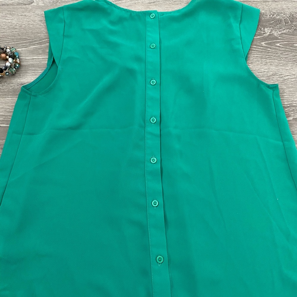 *SOLD* Woman’s Shirt - Picture 6 of 8